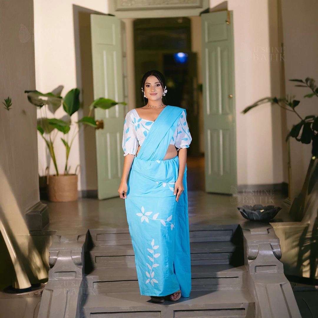 202691 - Handcrafted Batik Saree - White with Sky Leaves