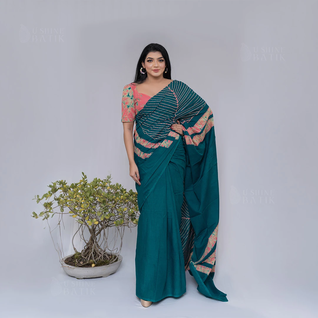 202557 - Handcrafted Batik Saree - Salmon Pink with Cracks